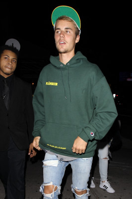 08.06 | Justin Bieber deixando o Peppermint Club em West Hollywood, CA