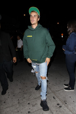 08.06 | Justin Bieber deixando o Peppermint Club em West Hollywood, CA