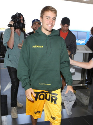 08.07 | Justin Bieber no LAX airport em Los Angeles, na Califórnia