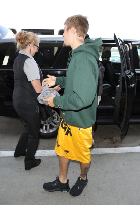 08.07 | Justin Bieber no LAX airport em Los Angeles, na Califórnia