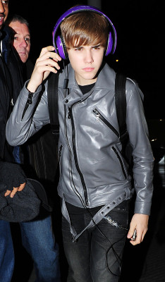 29.11 | Justin Bieber chegando ao hotel Central London