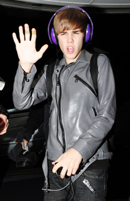 29.11 | Justin Bieber chegando ao hotel Central London