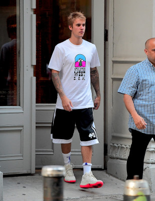 13.08 | Justin Bieber deixando o Aire Ancient Baths em Nova Iorque, NY