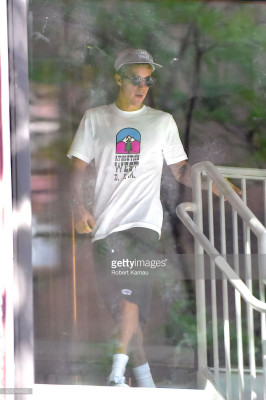13.08 | Justin Bieber deixando o Aire Ancient Baths em Nova Iorque, NY