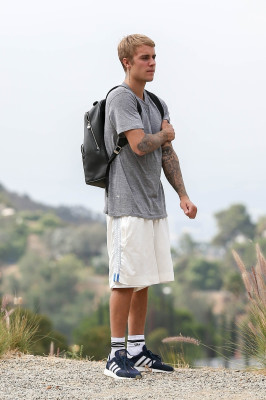 14.08 | Justin Bieber no Runyon Canyon em Los Angeles, Califórnia