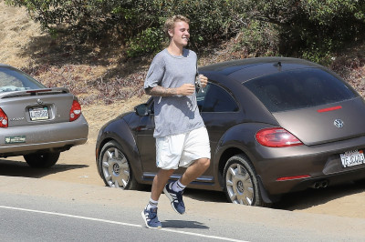 14.08 | Justin Bieber no Runyon Canyon em Los Angeles, Califórnia