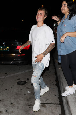 23.08 | Justin Bieber deixando o restaurante Catch em West Hollywood, na California