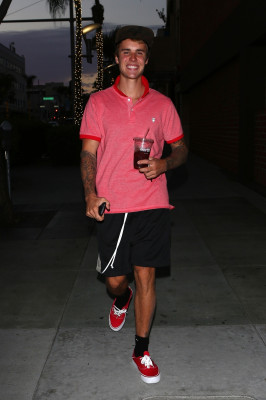 29.08 | Justin Bieber deixando o Il Pastaio em Beverly Hills, CA