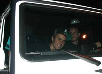 09.04 | Justin Bieber deixando o Delilah em West Hollywood, Califórnia