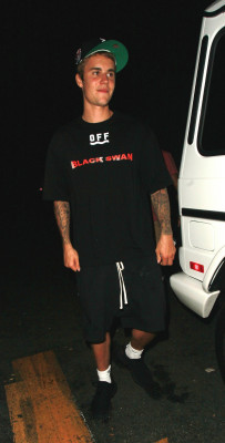 09.04 | Justin Bieber deixando o Delilah em West Hollywood, Califórnia