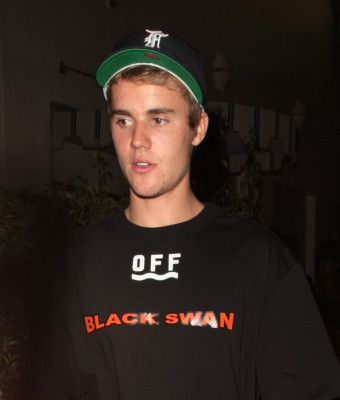 09.04 | Justin Bieber deixando o Delilah em West Hollywood, Califórnia