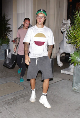 09.04 | Justin Bieber no Mastro's Steakhouse em Beverly Hills, CA