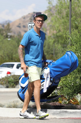 09.10 | Justin Bieber no Angeles National Golf Club em Tujunga, Califórnia
