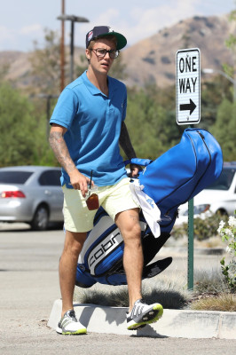 09.10 | Justin Bieber no Angeles National Golf Club em Tujunga, Califórnia