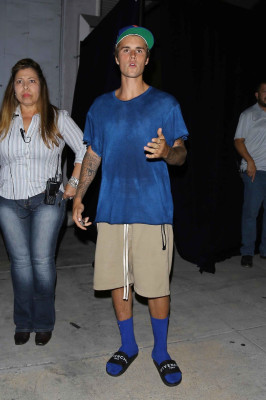 13.09 | Justin Bieber deixando o Saban Theatre em Beverly Hills, Califórnia