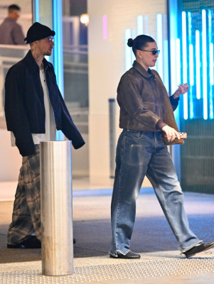 05.01 | Justin e Hailey Bieber em Los Angeles, Califórnia.