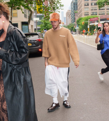 22.06 | Justin e Hailey Bieber em Nova York.