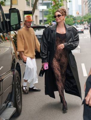 22.06 | Justin e Hailey Bieber em Nova York.