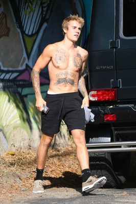 16.09 | Justin Bieber em Los Angeles, CA