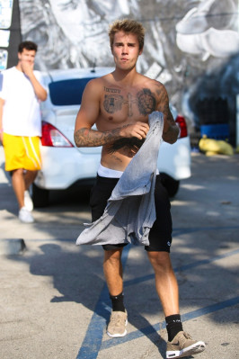 16.09 | Justin Bieber em Los Angeles, CA
