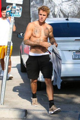 16.09 | Justin Bieber em Los Angeles, CA