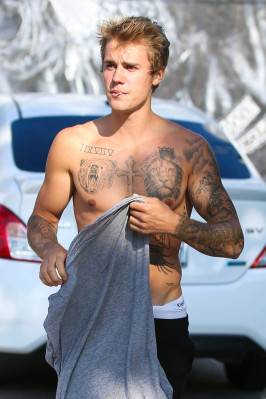 16.09 | Justin Bieber em Los Angeles, CA