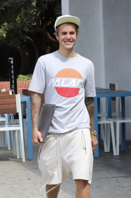 20.09 | Justin Bieber em Beverly Hills, Califórnia