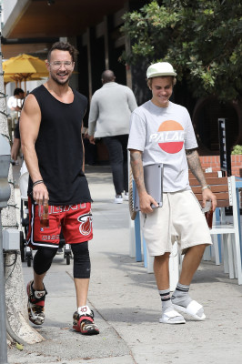 20.09 | Justin Bieber em Beverly Hills, Califórnia