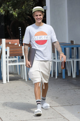 20.09 | Justin Bieber em Beverly Hills, Califórnia
