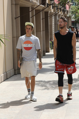 20.09 | Justin Bieber em Beverly Hills, Califórnia