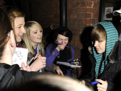 14.01 | Justin Bieber deixando a rádio Key 103