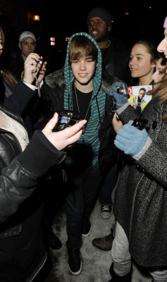 14.01 | Justin Bieber deixando a rádio Key 103