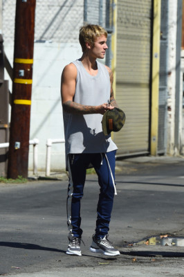21.09 | Justin Bieber no spa em West Hollywood, Califórnia