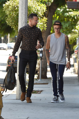 21.09 | Justin Bieber no spa em West Hollywood, Califórnia