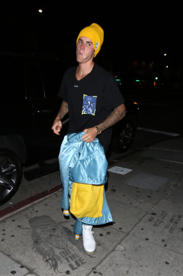 22.09 | Justin Bieber chegando no Catch em West Hollywood, Califórnia