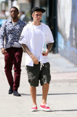 10.02 | Justin Bieber em Los Angeles, Califórnia