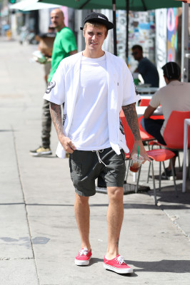 10.02 | Justin Bieber em Los Angeles, Califórnia