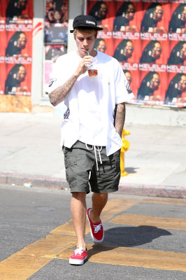 10.02 | Justin Bieber em Los Angeles, Califórnia
