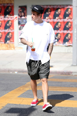 10.02 | Justin Bieber em Los Angeles, Califórnia