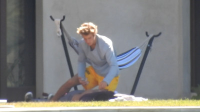 26.10 | Justin Bieber em Beverly Hills, na Califórnia