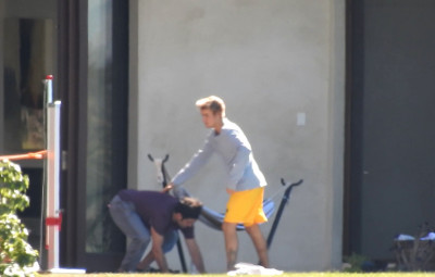 26.10 | Justin Bieber em Beverly Hills, na Califórnia