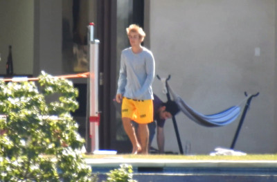 26.10 | Justin Bieber em Beverly Hills, na Califórnia