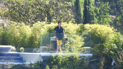 26.10 | Justin Bieber em Beverly Hills, na Califórnia