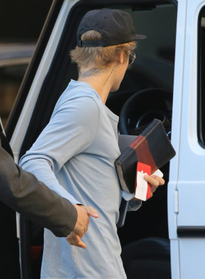 26.10 | Justin Bieber no hotel Montage em Beverly Hills, Califórnia