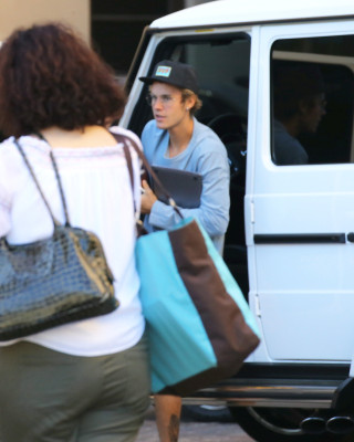 26.10 | Justin Bieber no hotel Montage em Beverly Hills, Califórnia