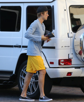 26.10 | Justin Bieber no hotel Montage em Beverly Hills, Califórnia