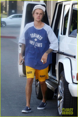 26.10 | Justin Bieber em Beverly Hills, Califórnia