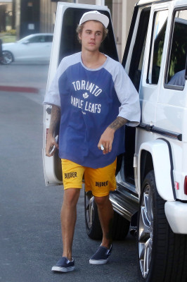 26.10 | Justin Bieber em Beverly Hills, Califórnia
