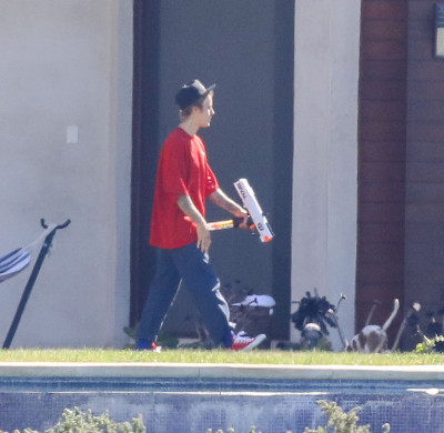29.10 | Justin Bieber em Beverly Hills, Califórnia
