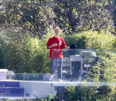 29.10 | Justin Bieber em Beverly Hills, Califórnia